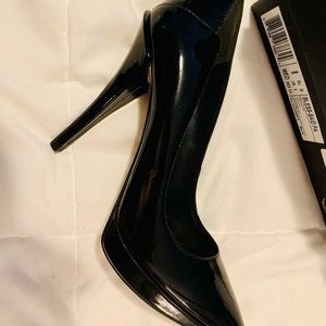 Kenneth Cole NIB Bless-Said platform pumps black